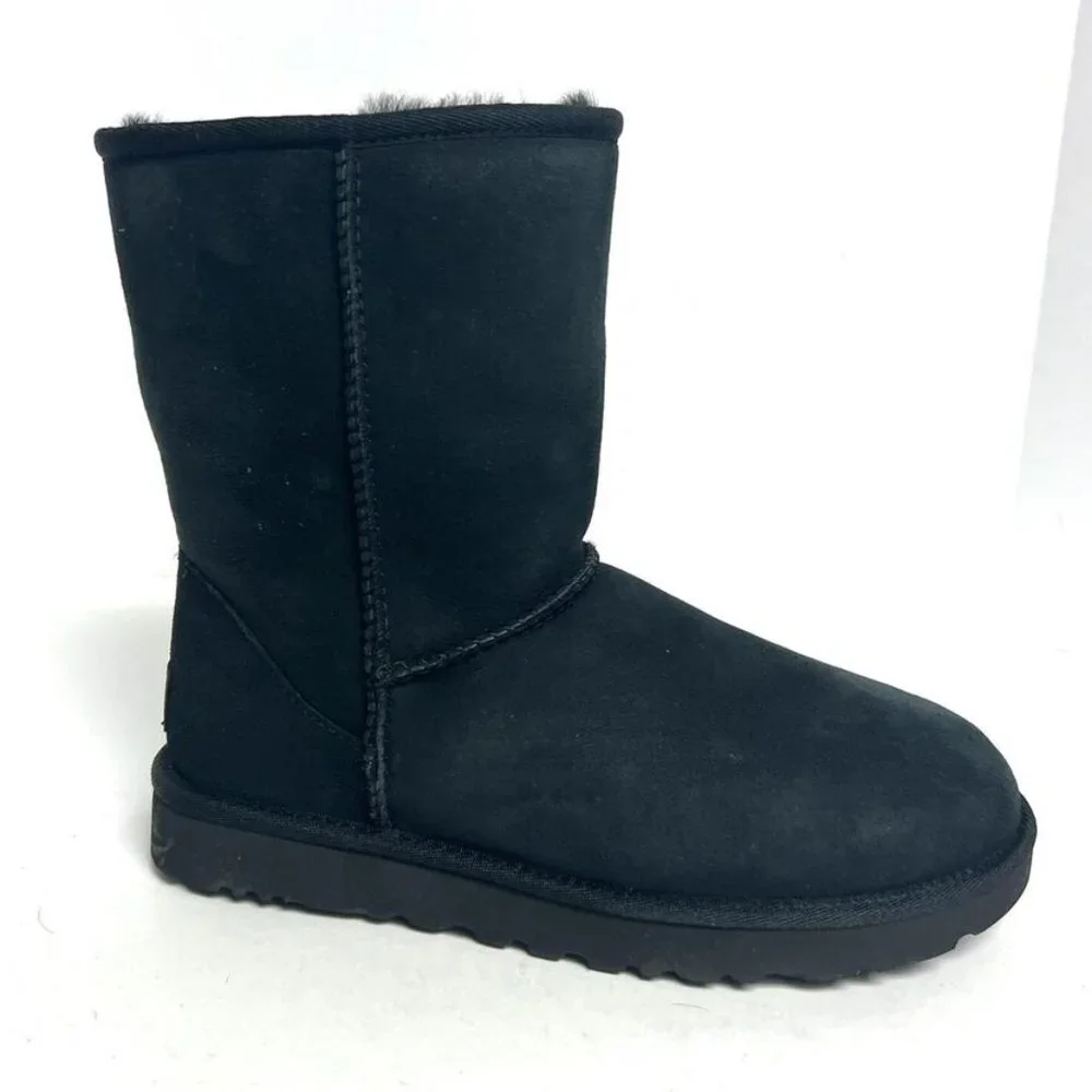 UGG Women's Classic Short II Boots Black, Size 7 M